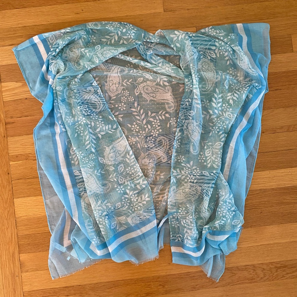 Beautiful shear shoulder scarf / poncho